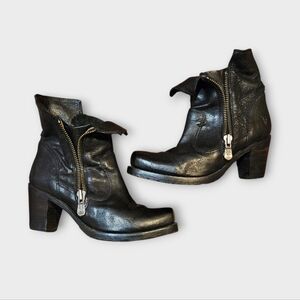 Frye Black Leather Foldover Heeled Ankle Boots Size 8.5